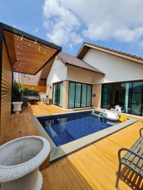 Exotic Pool Villa Pattaya